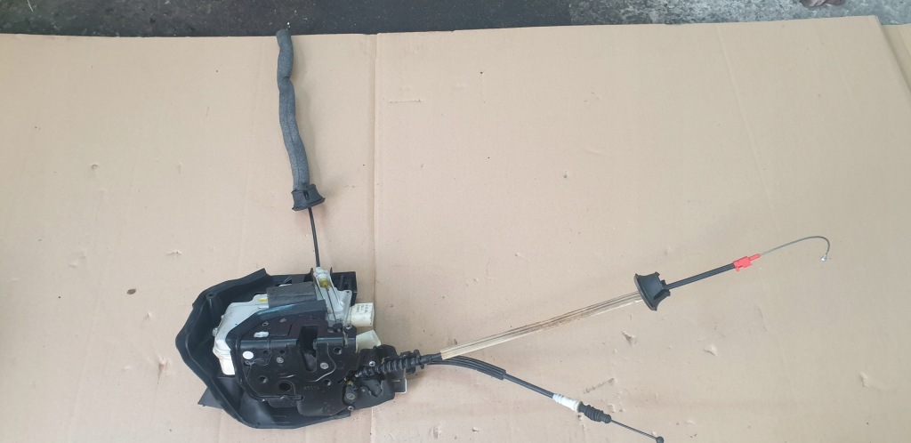 фото №1, Замок лівих двері перед audi a8 d4 доводчик