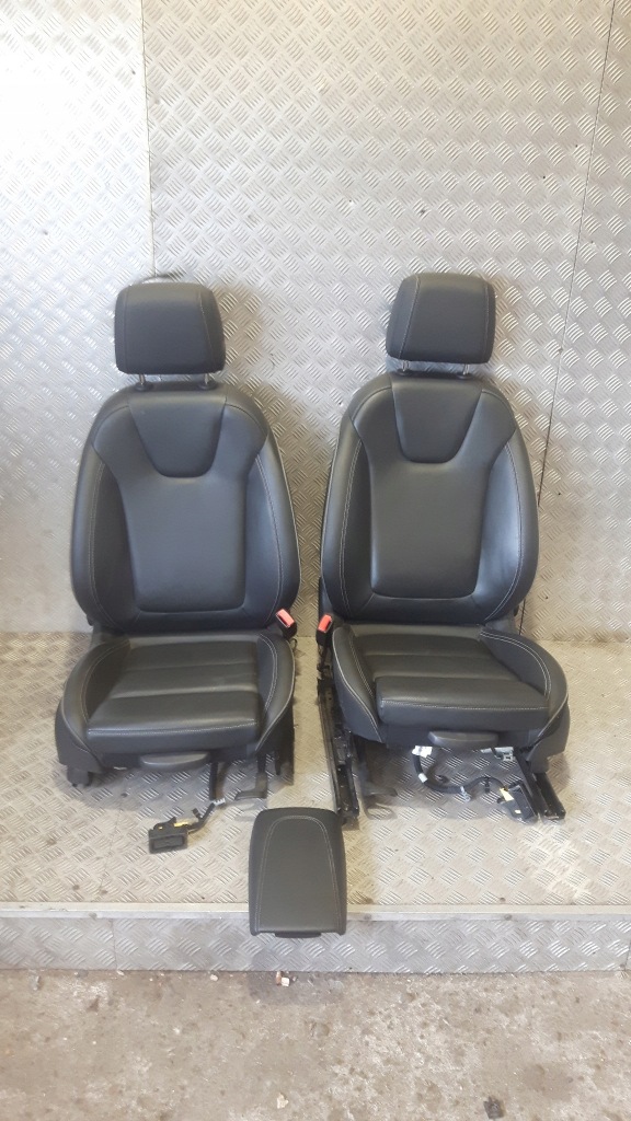 фото №1, Opel insignia b kombi шкіра сидіння вентильовані заднє сидіння обшивки підігрів