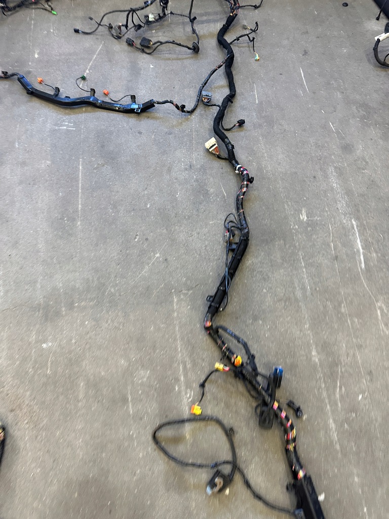 фото №7, Polestar 2 комплектна електропроводка салону