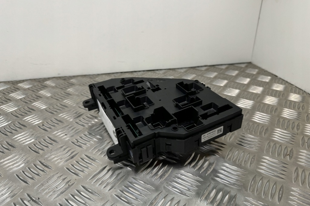 фото №10, Коробка запобіжників bmw 7 f01, f02 9264924 3.0l дизель 190kw 2015