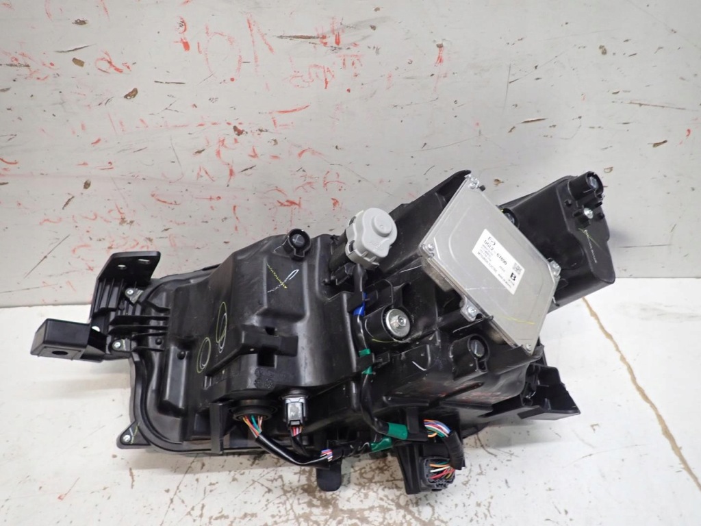 Фара перед передня правий mazda cx30 2019 full led Недорого