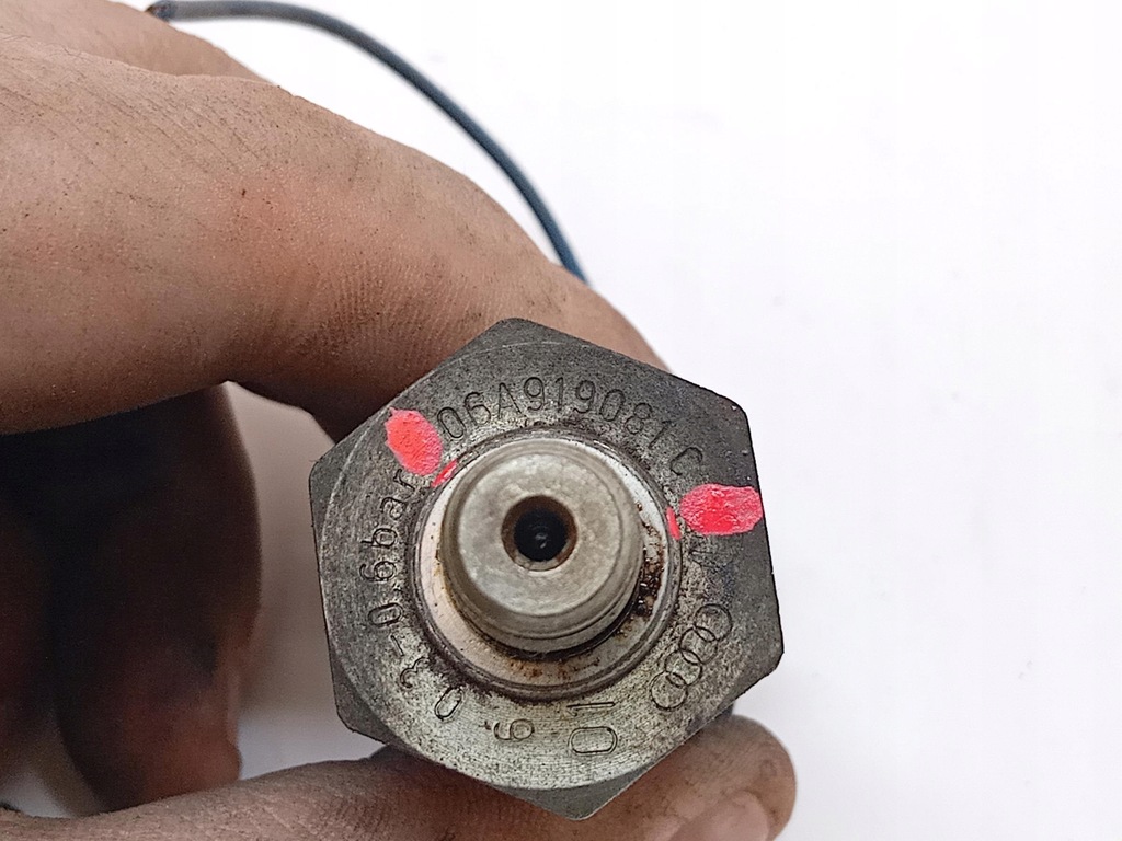 фото №7, Датчик тиску оливи vw polo iv iii 1.4