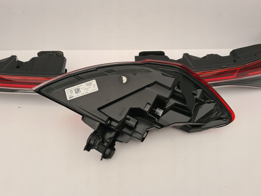 фото №9, Лампа задня середня права audi q4 e-tron 89a945095 89a945070