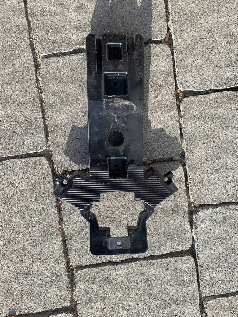 фото №1, Kia sorento iv 2020- кронштейн камеры решётка перед