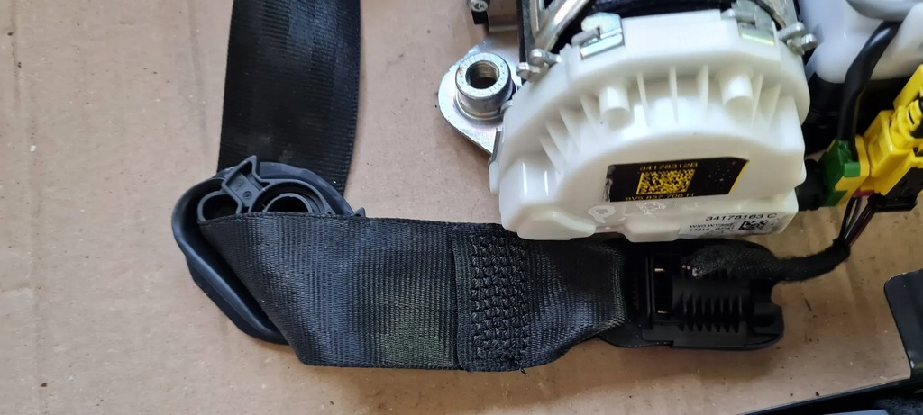 фото №8, S3 8v sedan a3 pas безопасности правый перед натяжитель 8v5857706h