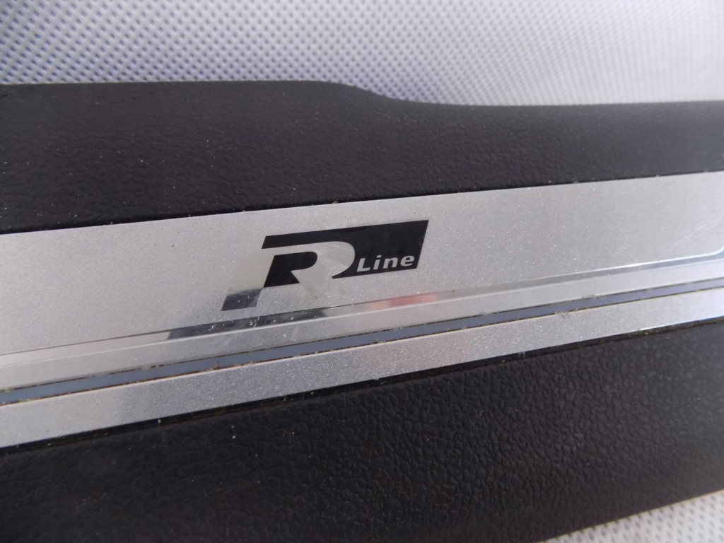 Vw tiguan 5na r-line накладка  накладка порога  правая 5na853370 Доставка