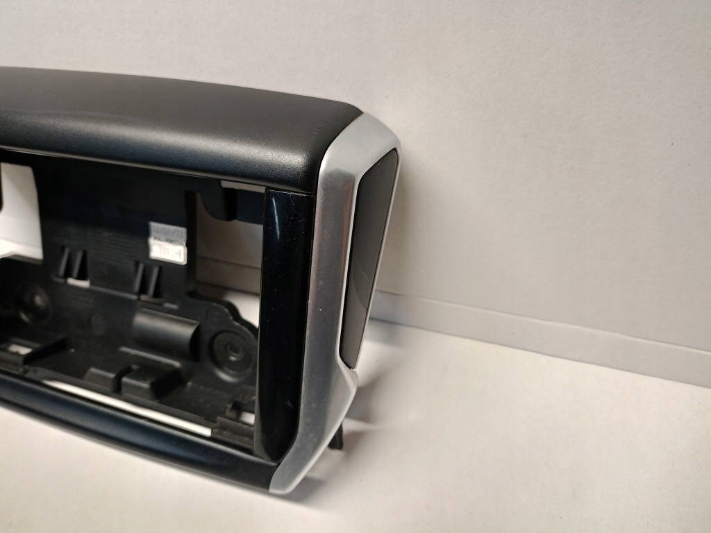 фото №4, Рамка панель радио навигации 9672846077 peugeot 2008 i