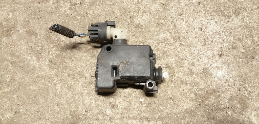 фото №1, Opel adam привід кришка 13501151