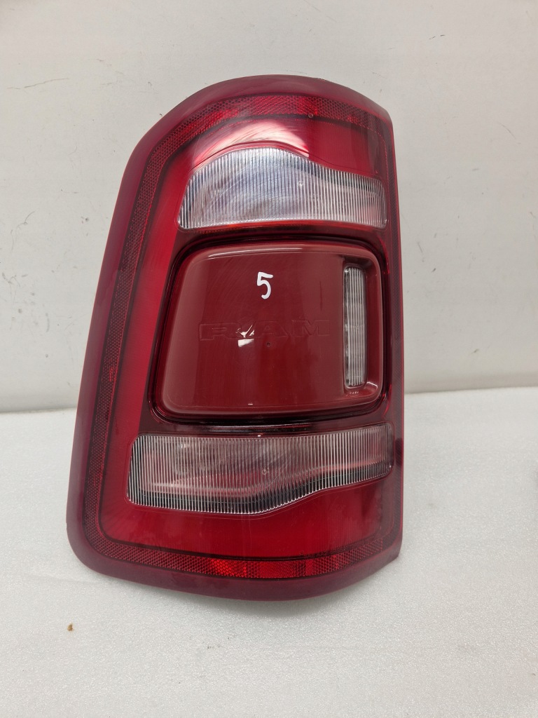 фото №1, Dodge ram 1500 лампа левый задняя задняя 2019- 68262533ah