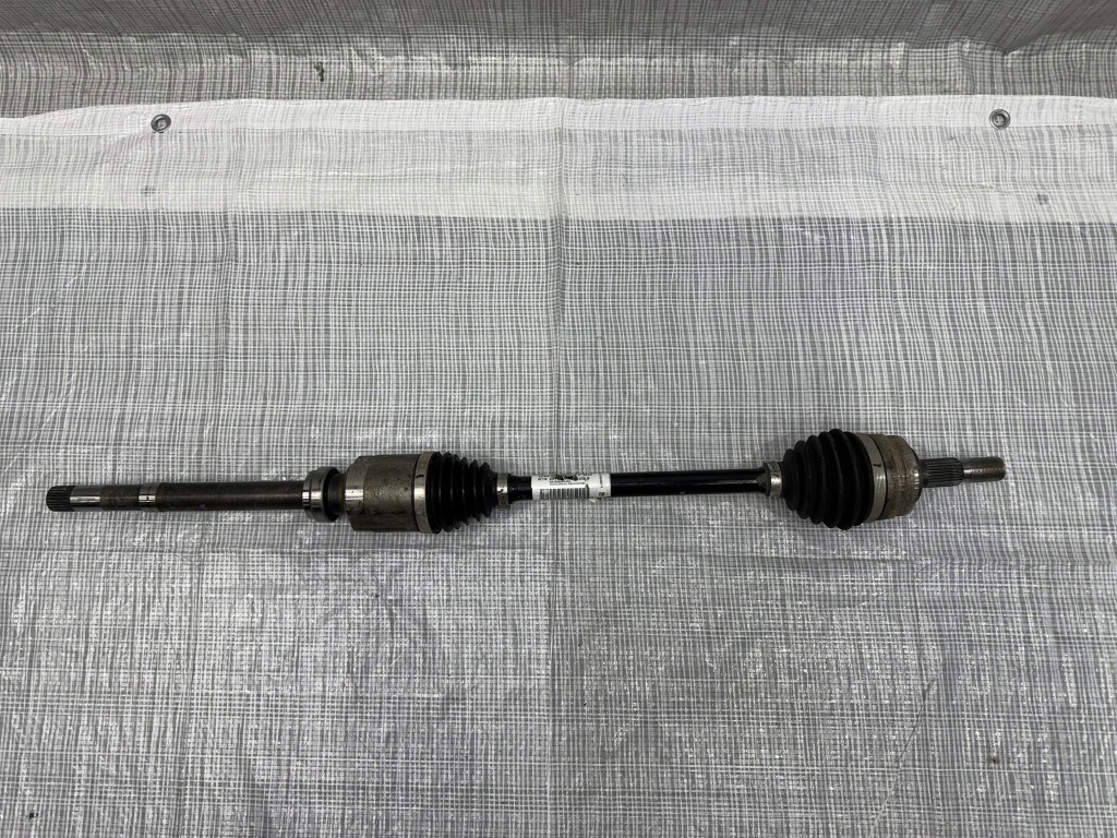 Купити Jeep avenger 2023 1,2 thp привідний вал передня права 9844026780 оригінал