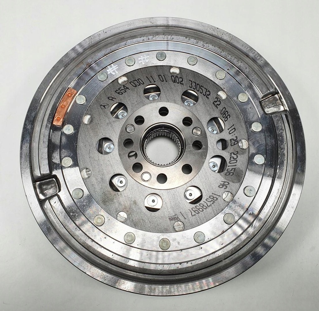 фото №1, Колесо двомасовий автоматична коробка передач mercedes w118 w177