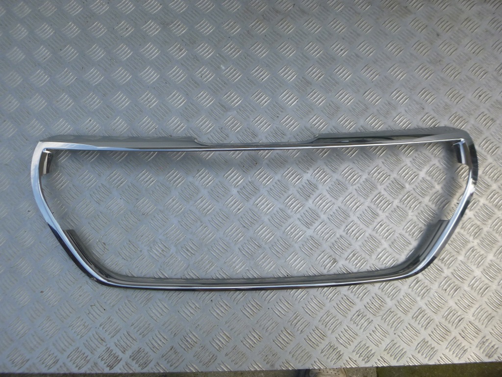 Решётка радиатора решётка радиатора радиатора хром рамка peugeot 208 lifting 2015- оригинал  9810530077 Киев