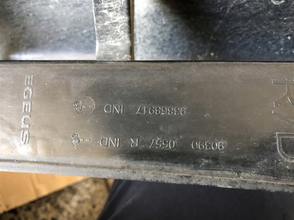 фото №5, Защита пластик уголок лампы trafic iii 14-23r.