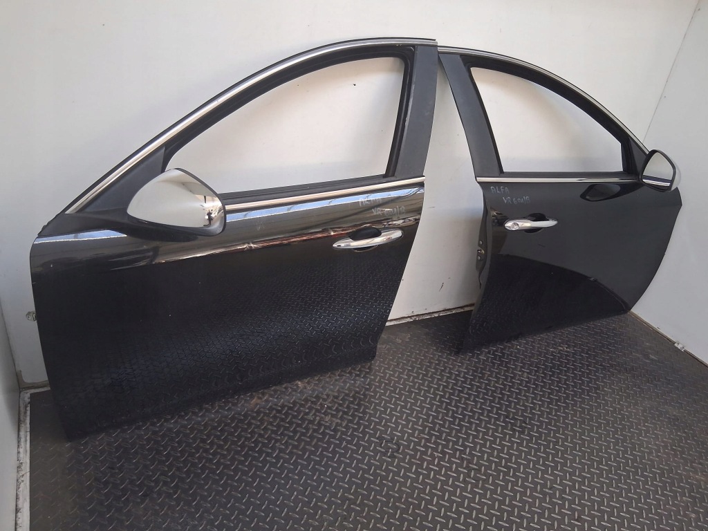 Купить Дверь левый перед alfa romeo giulietta vr601/b