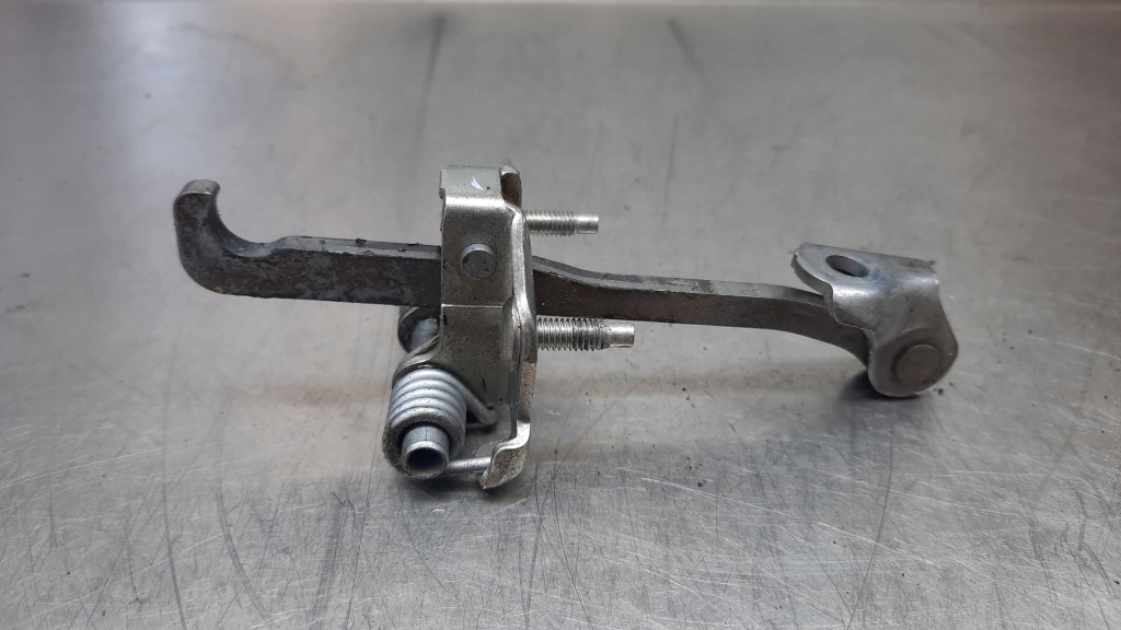 фото №1, Ограничитель дверь правый перед 00242r renault trafic iii