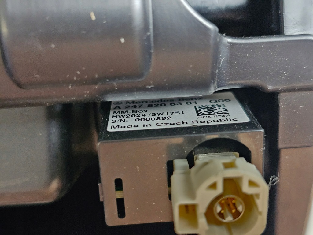 Защита туннель переключатель бардачок кронштейн на кружка mercedes w177 w118 led Оригинал