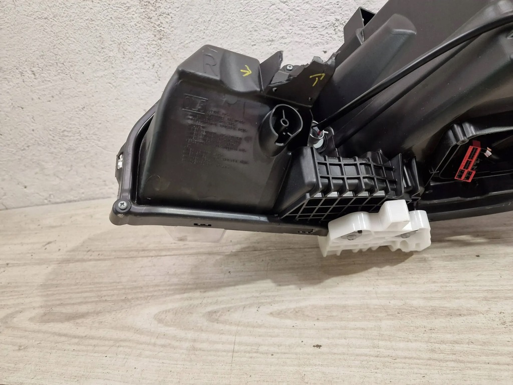 фото №13, Права лампа перед nissan leaf ii 2 ze1 full led 17