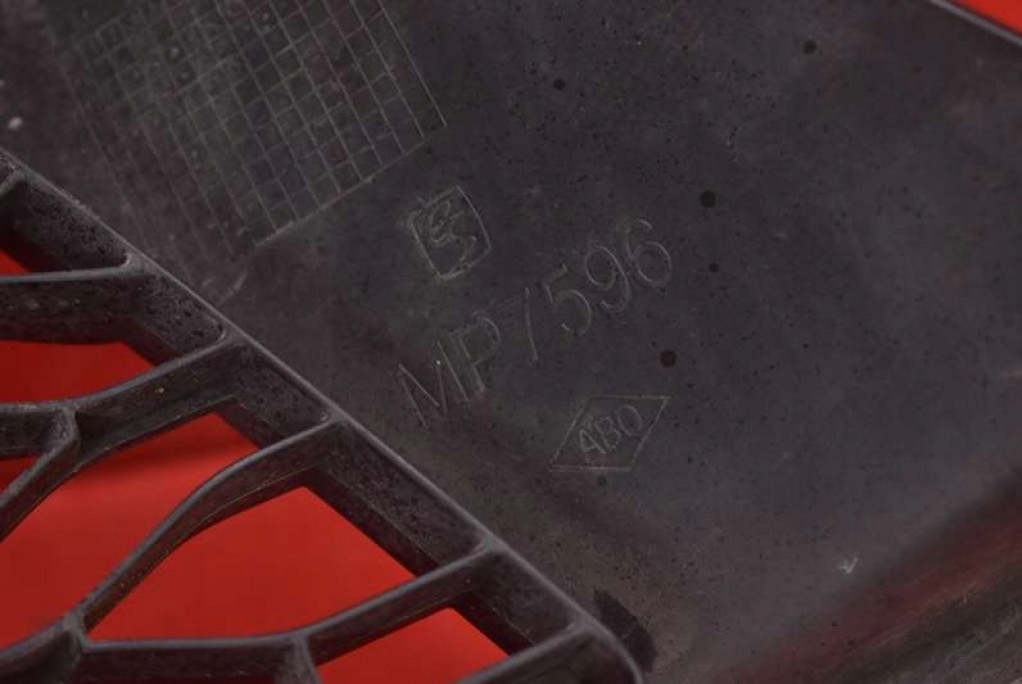 фото №10, Решётка бампера средняя 622544275r dacia logan mcv 2 ii lift 17-20