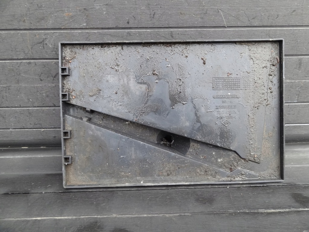 фото №1, Dacia duster 2012 основание аккумулятор оригинал