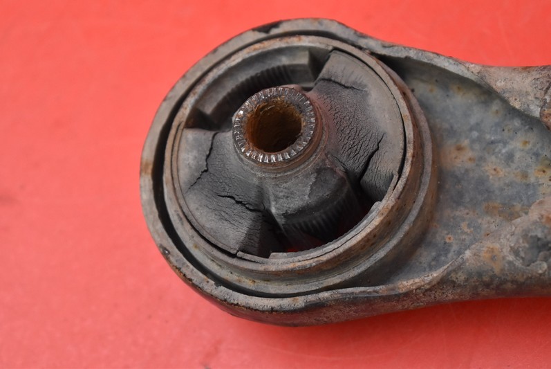 фото №5, Важіль лівий перед toyota corolla e12 2.0 d-4d 90 km 00-08