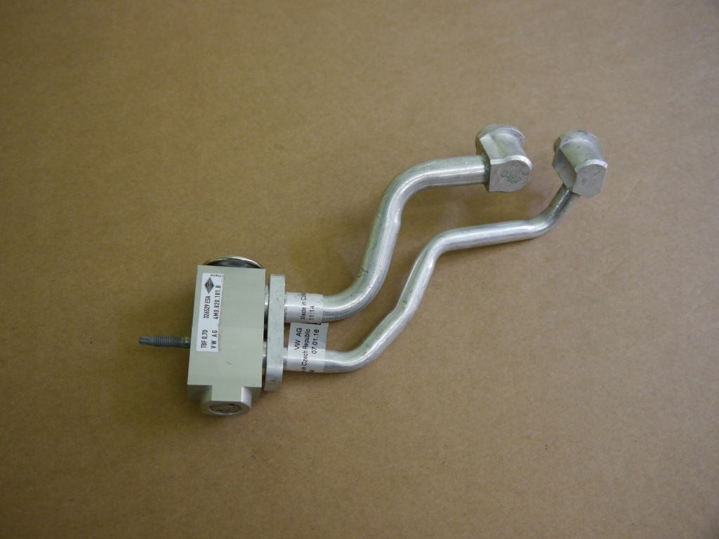 фото №1, Audi q7 4m шланг кондиционера клапан 4m0816181b