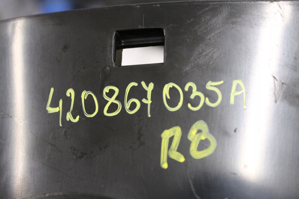 фото №5, Обшивка лівий задня audi r8 i 420 2006r- 420867035a