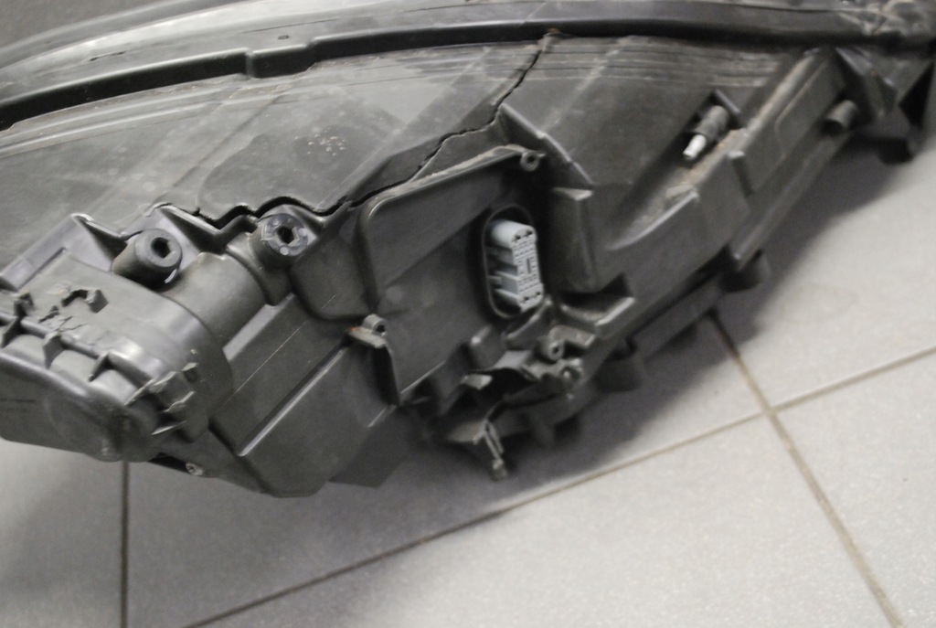 фото №11, Лампа левый перед porsche panamera 973 eu 973941035