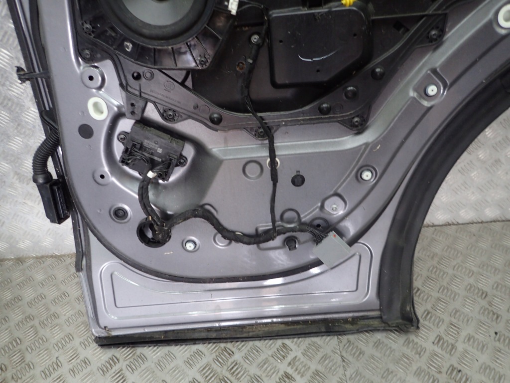 фото №11, Land rover discovery v l462 дверь задняя задние правое полный стекло n132