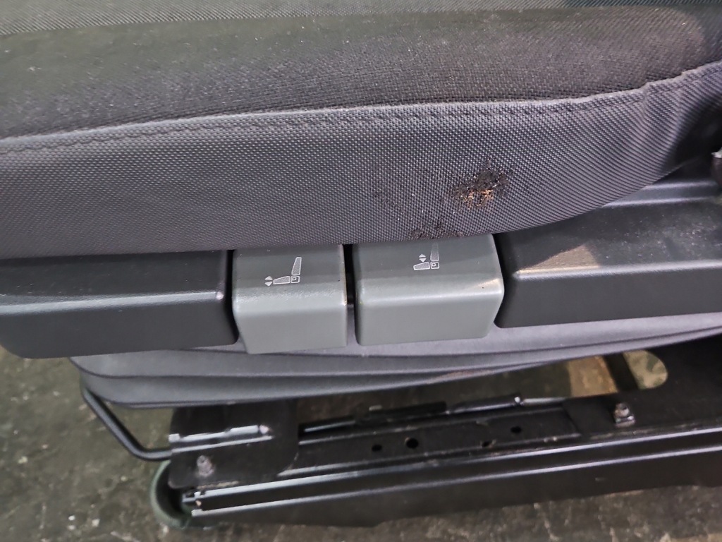 Сидіння лівий перед водія renault master iii 10-24 eu 3d пневматичний Ціна