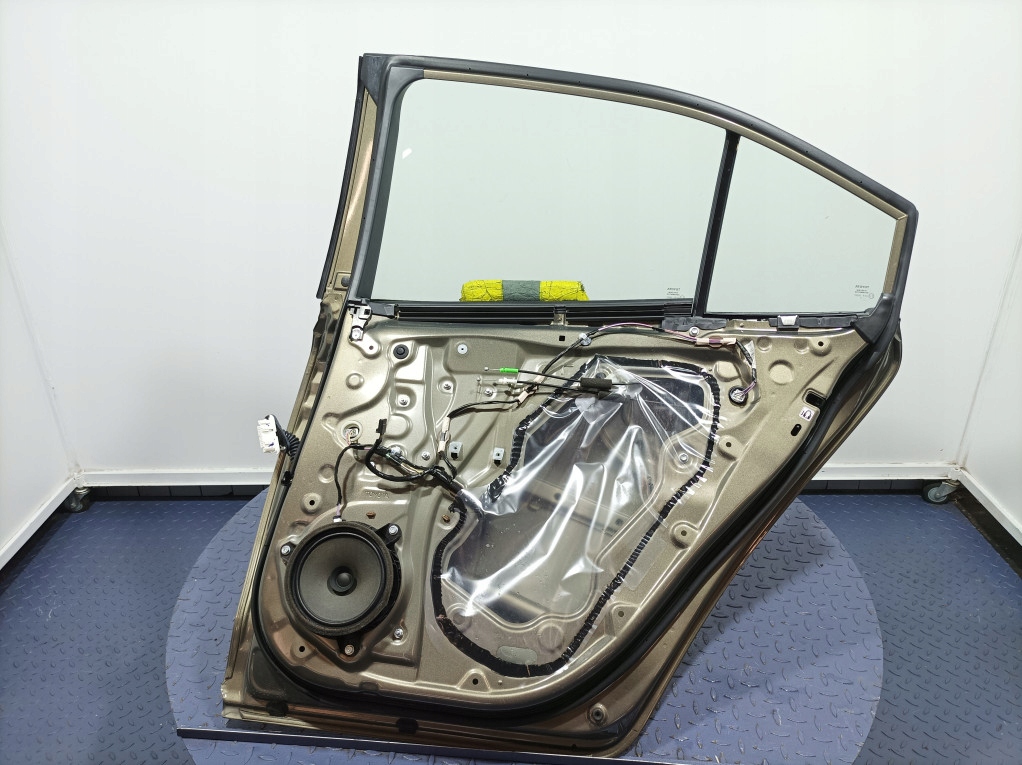 фото №8, Toyota corolla xii e21 sedan дверь задняя задние правое 6x1