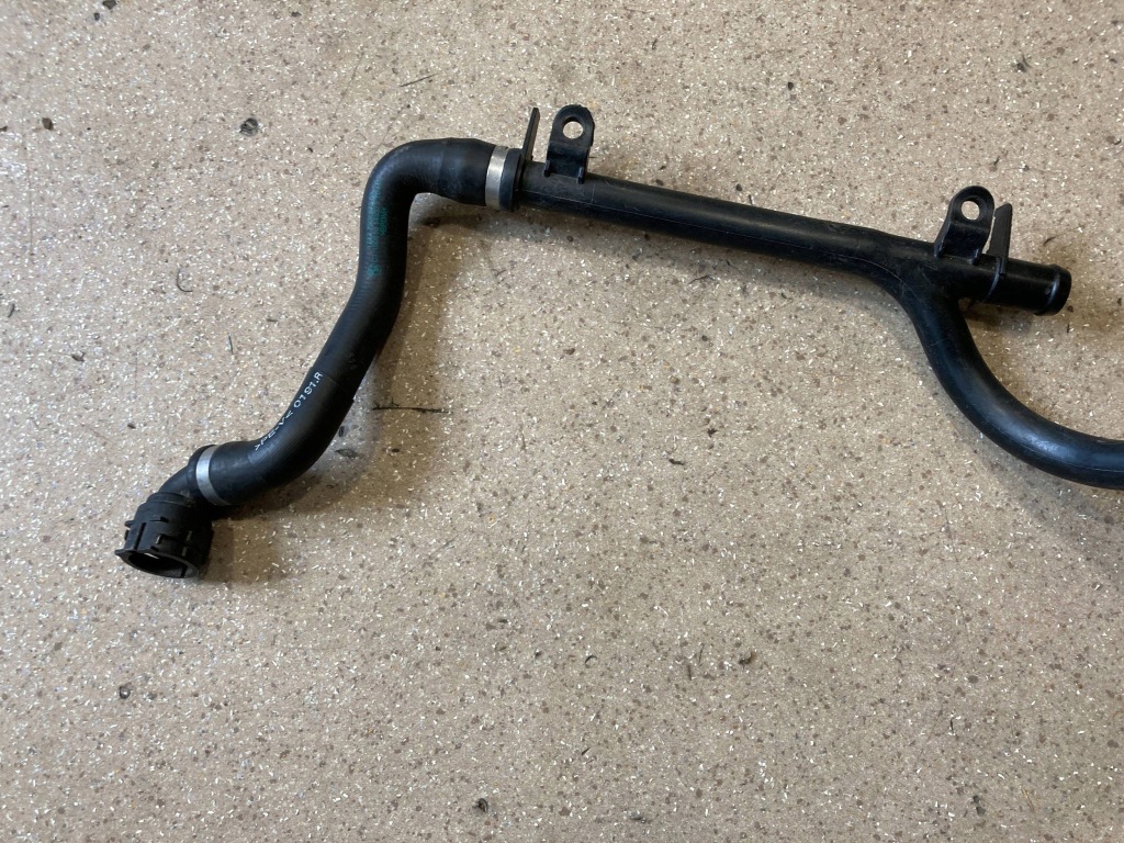 Шланг водяной турбонагнетателя bmw 3 f30 f35 f31 7619622 Цена
