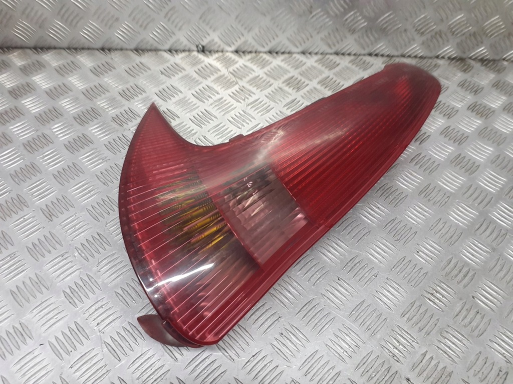 фото №1, Лампа левая задняя peugeot 206 sw europa