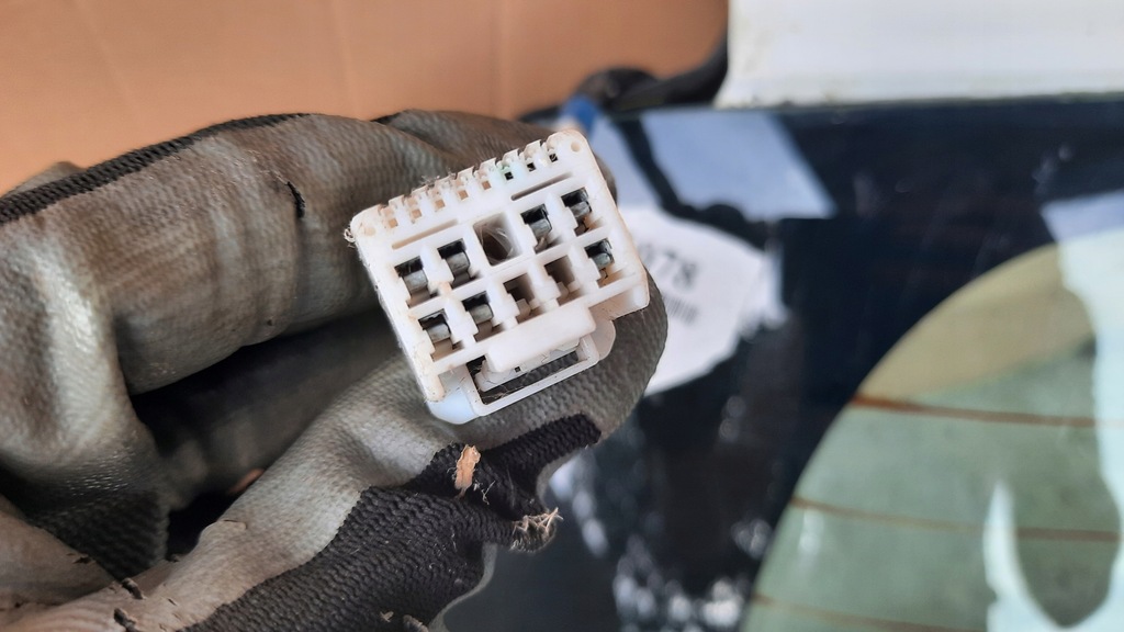 фото №3, Стекло задняя toyota yaris 07r