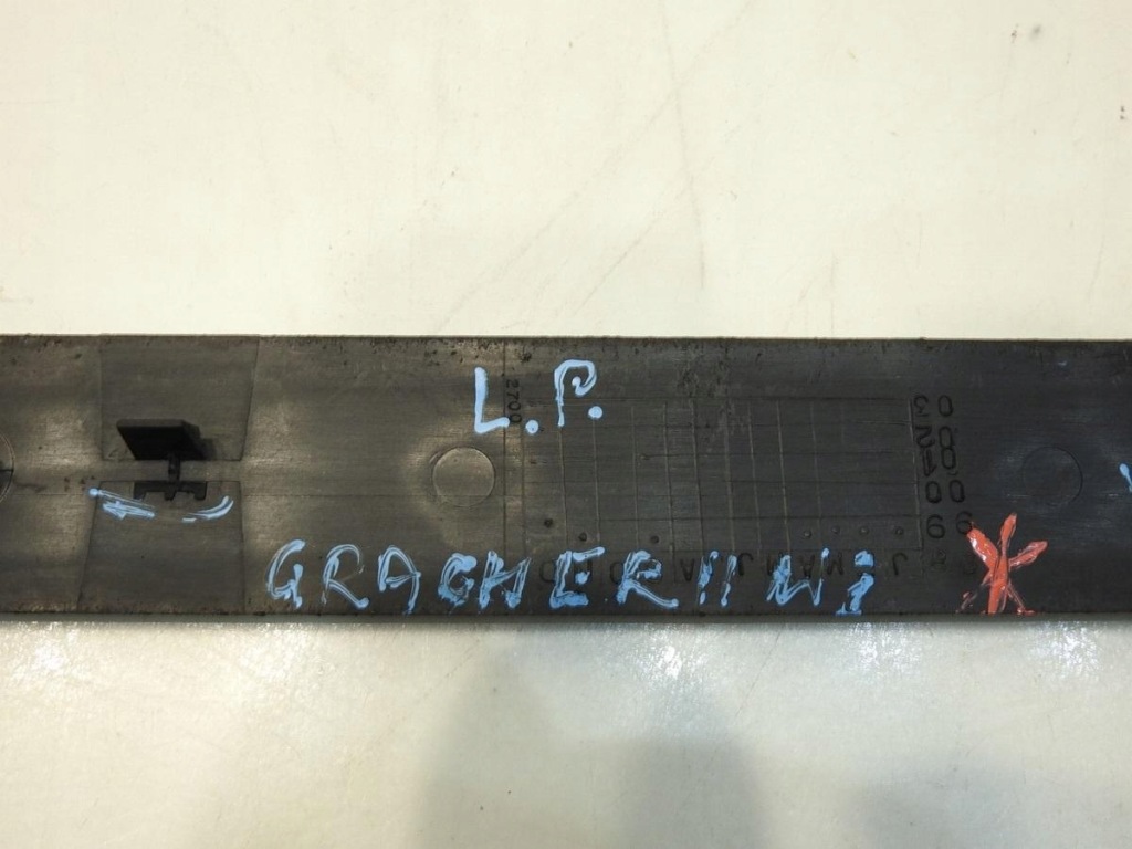 Молдинг порог левое  перед jeep grand cherokee 2 wj с Разборки