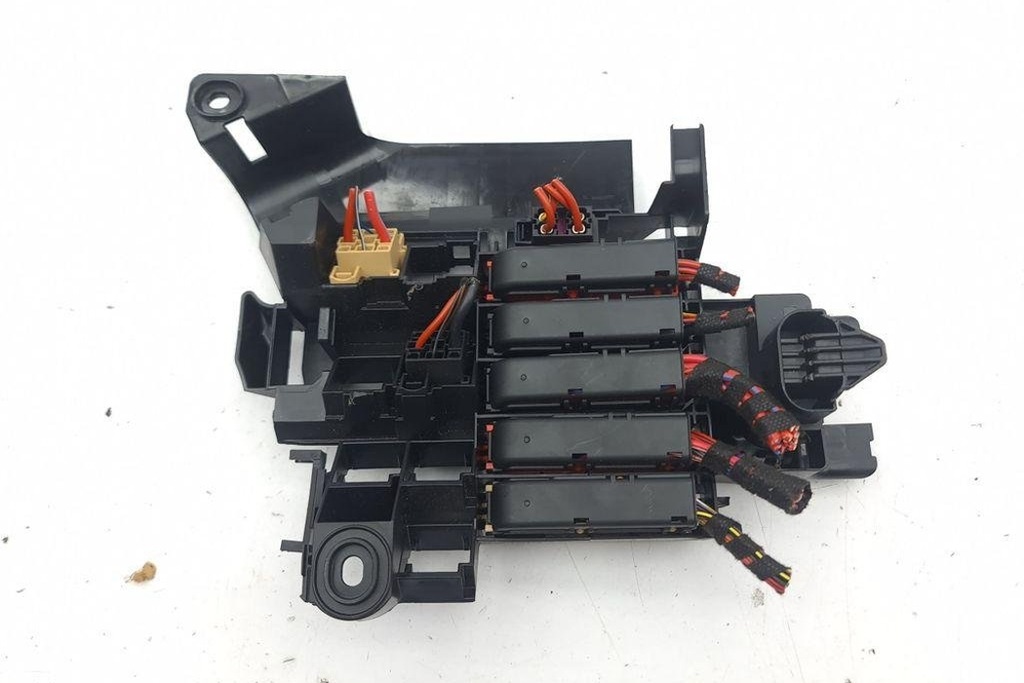 фото №14, Коробка запобіжників audi a4 avant 8w5, b9 8w2971845a 2.0l дизель 2017