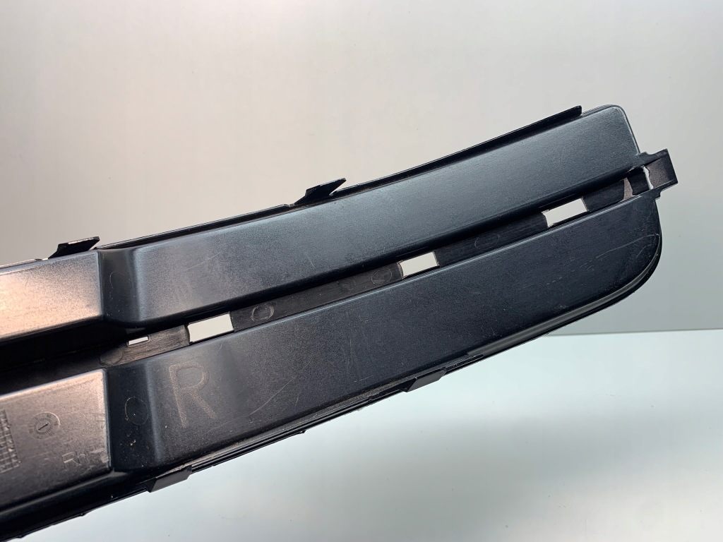 Audi a3 рестайлинг  решётка  решётка бампера правая  перед 8p0807682h Недорого