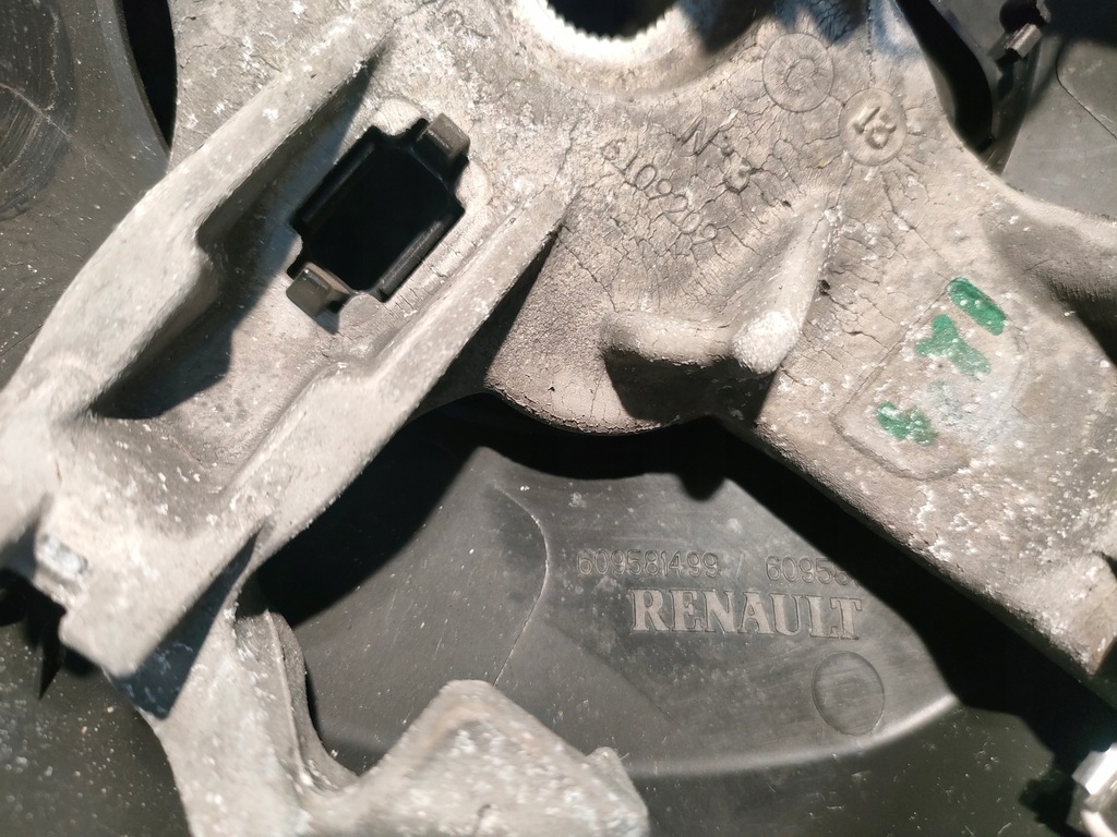 фото №12, Renault megane iii scenic iii воздуховод кожа