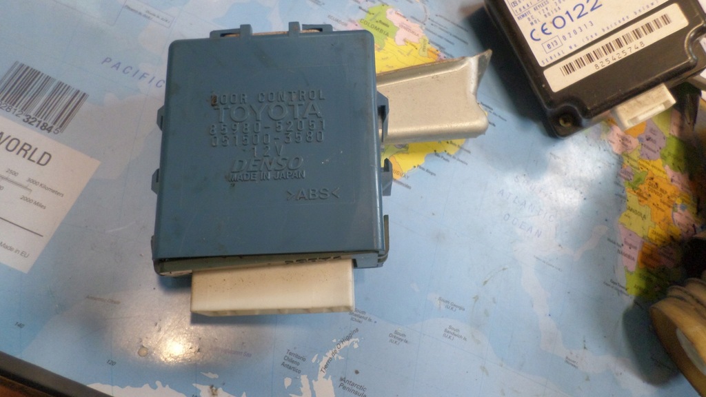 фото №1, Toyota yaris i модуль центрального 85980-52051