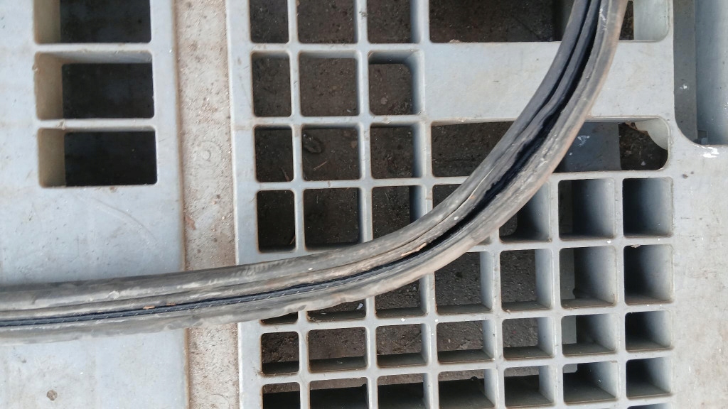 фото №9, Прокладка крышки багажника audi a8 d3 02-09r