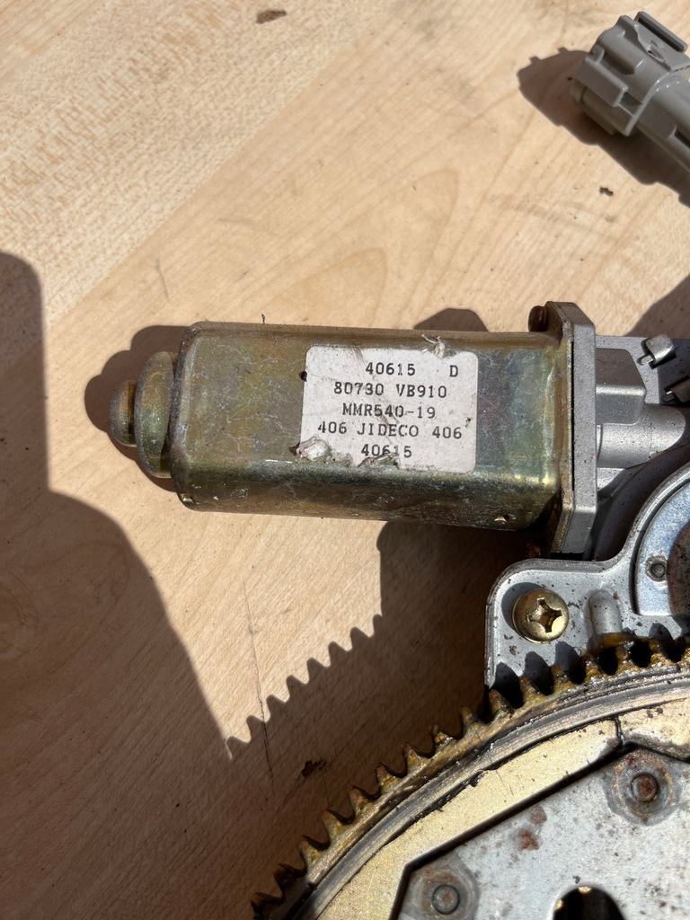 фото №6, Nissan patrol gu4 05r y61 механизм стекло правый p.