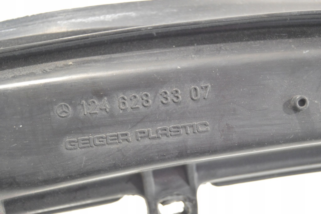 Жабо левая защита mercedes w124 e-klasa 1246283307 с Разборки