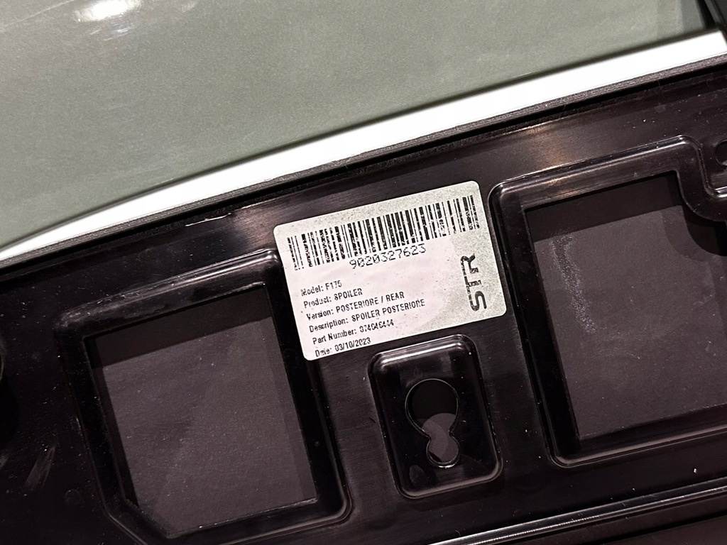 фото №7, Ferrari purosangue задний спойлер крыло