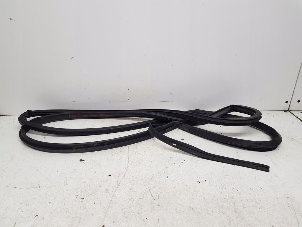 фото №1, Hyundai i30 hb прокладка двері правий задня 2007-