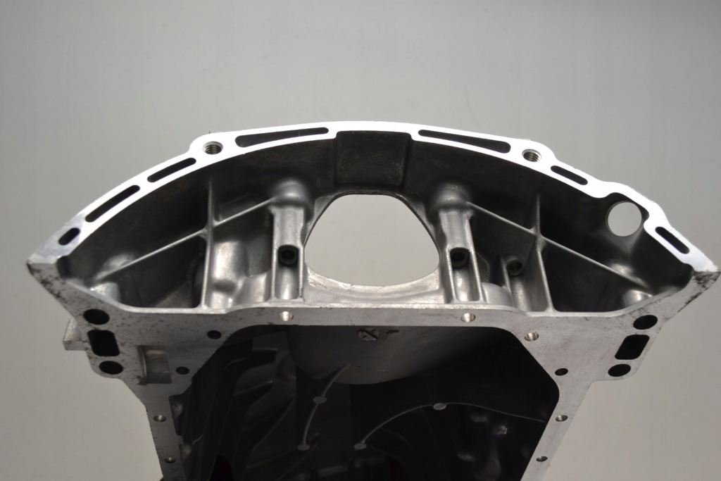 Mercedes t1 kaczka 601 sprinter поддон масляная Цена