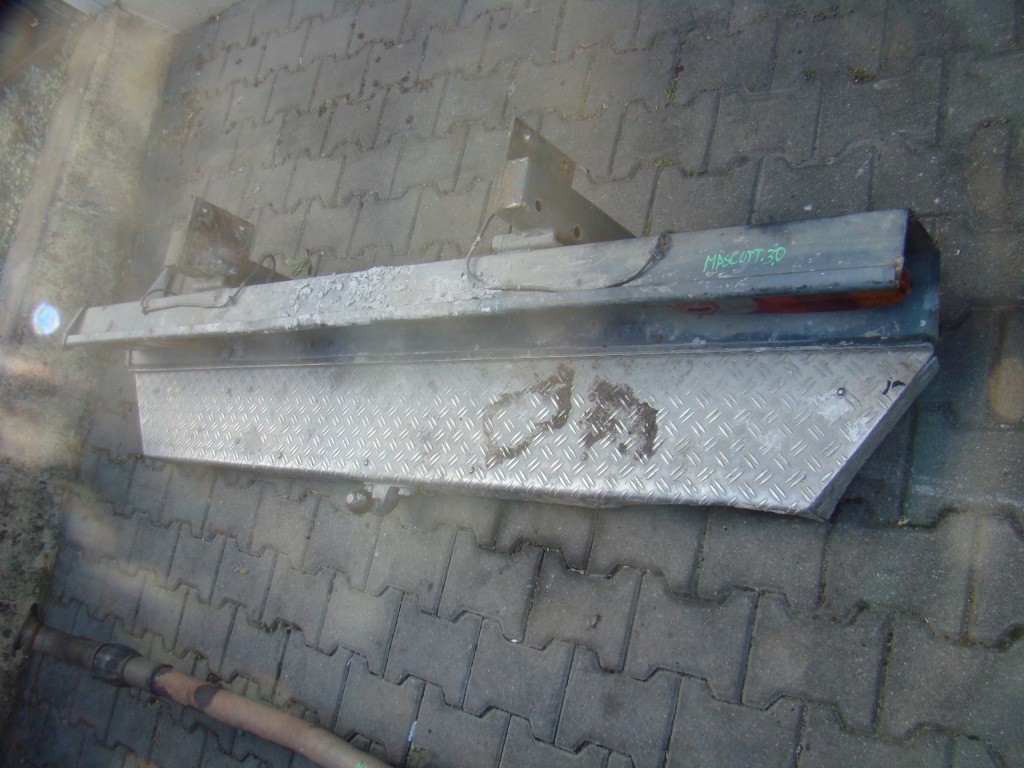 Купити Задня балка світла підніжка поріг задній hak renault mascott 04-10