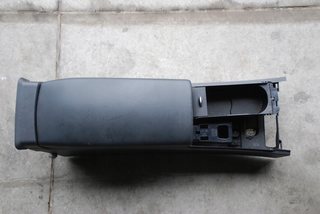 фото №3, Подлокотник туннель mercedes slk slc w172 r172