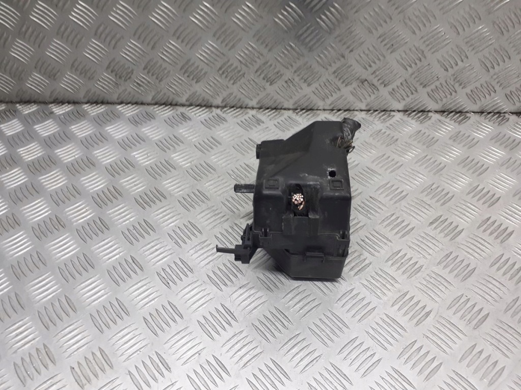 фото №4, Коробка запобіжників toyota yaris i 1.3