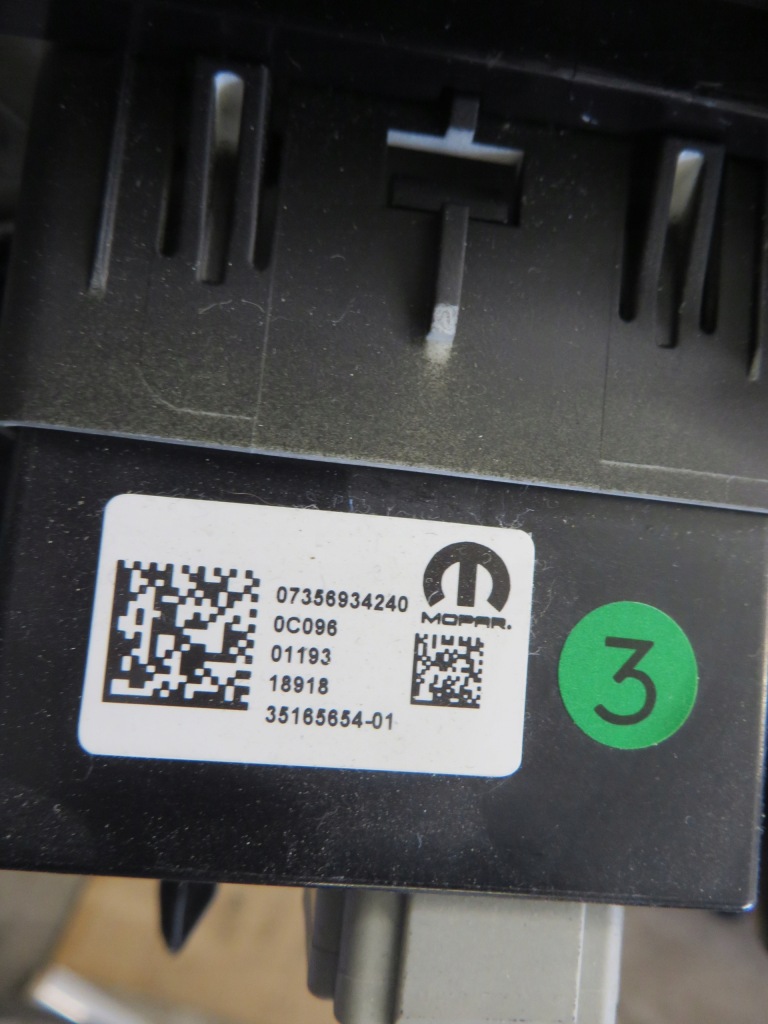 фото №2, Роз'єм port usb прикурювач jeep renegade 07356934240 ?