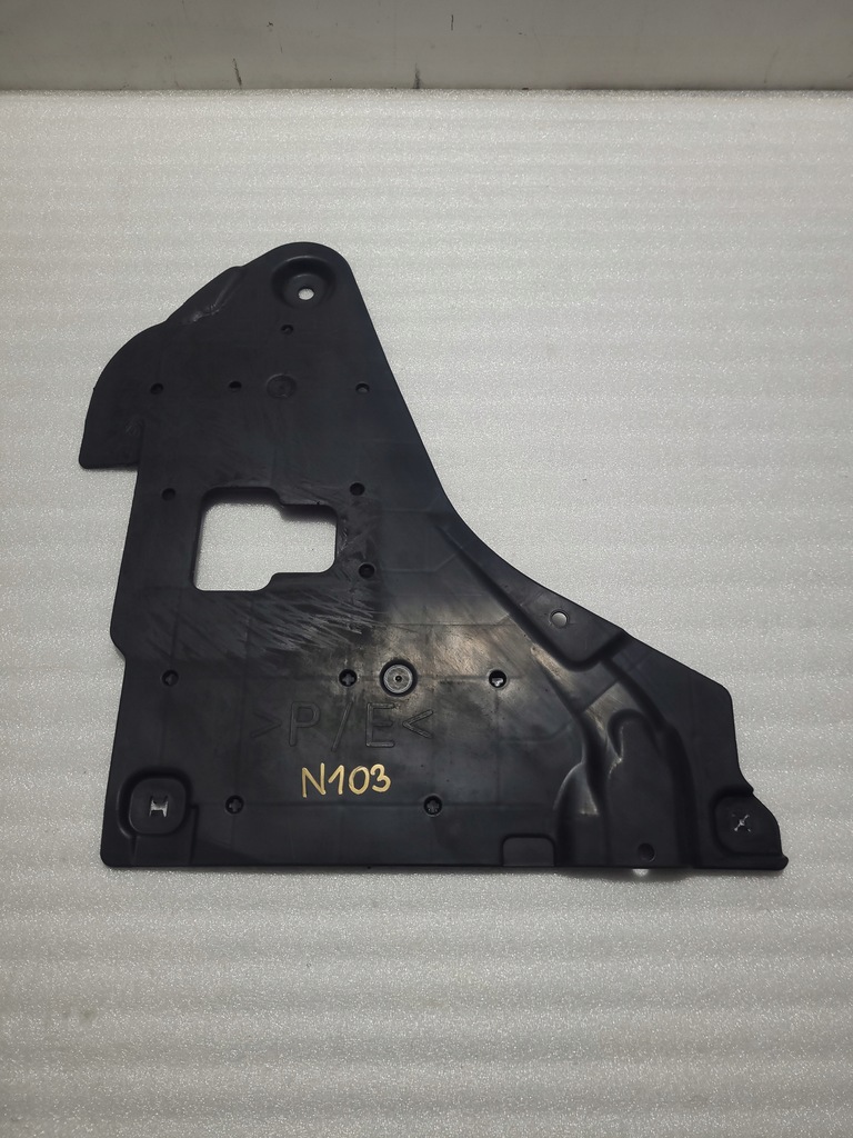 фото №1, Megane iv 15- защита подвеска левая задняя 748a39495r