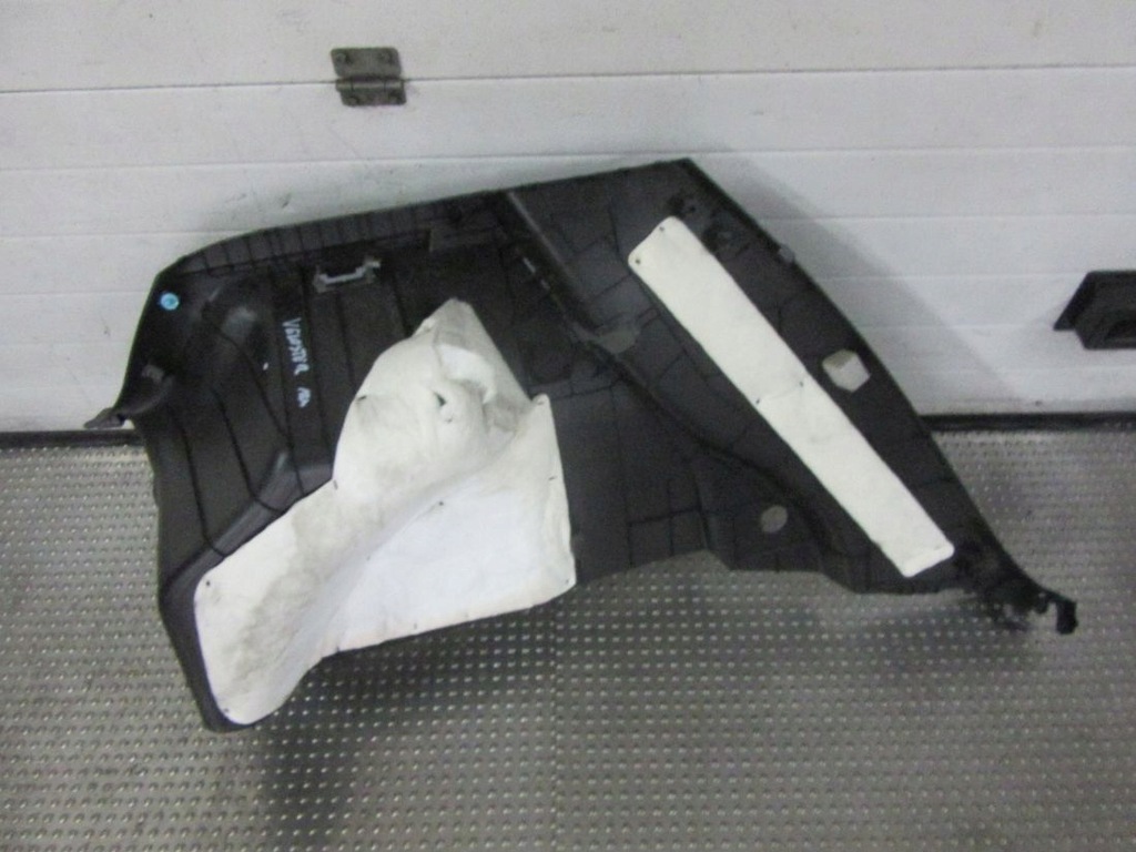 фото №12, Hyundai veloster i обшивка osłoba багажника задня